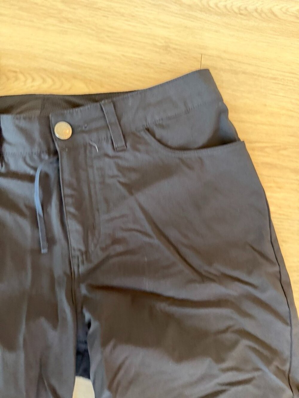 PATAGONIA WOMENS BLACK NYLON BERMUDA SHORTS SZ 8 - Picture 4 of 6